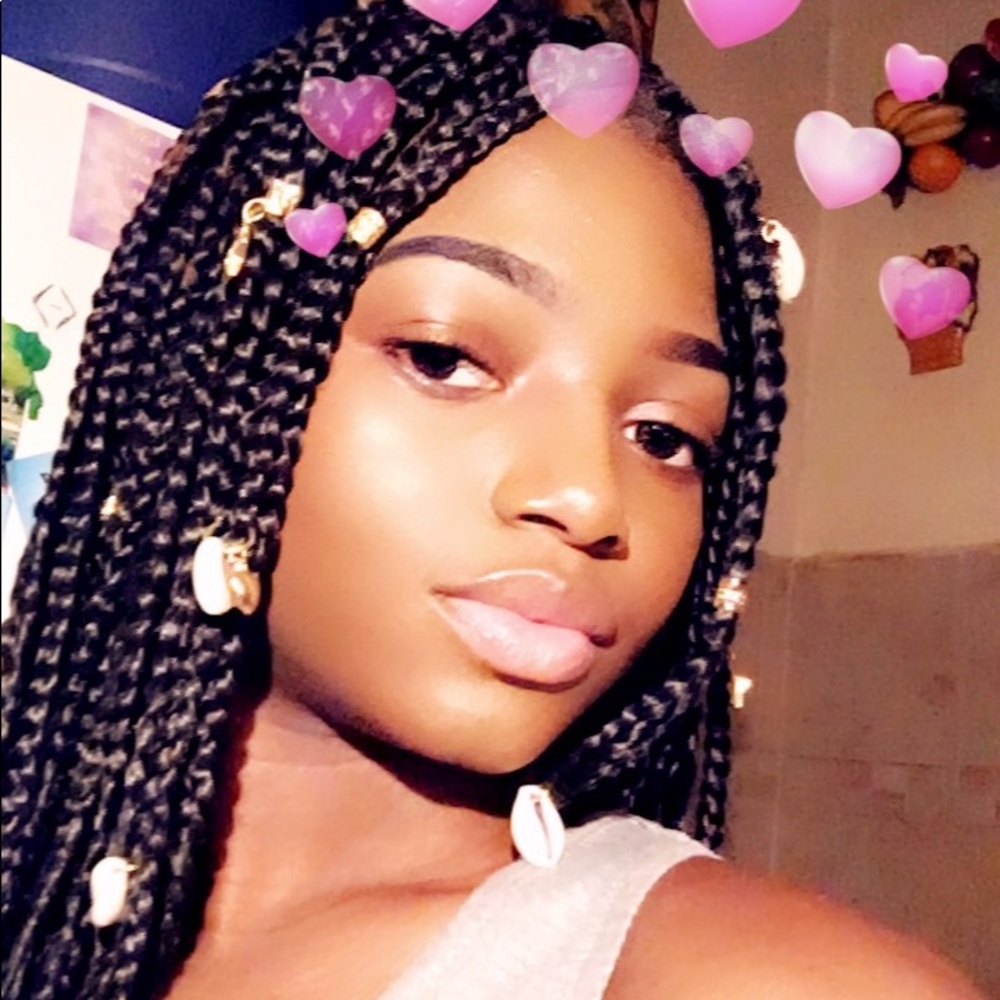 Meet your Posher, Valentina